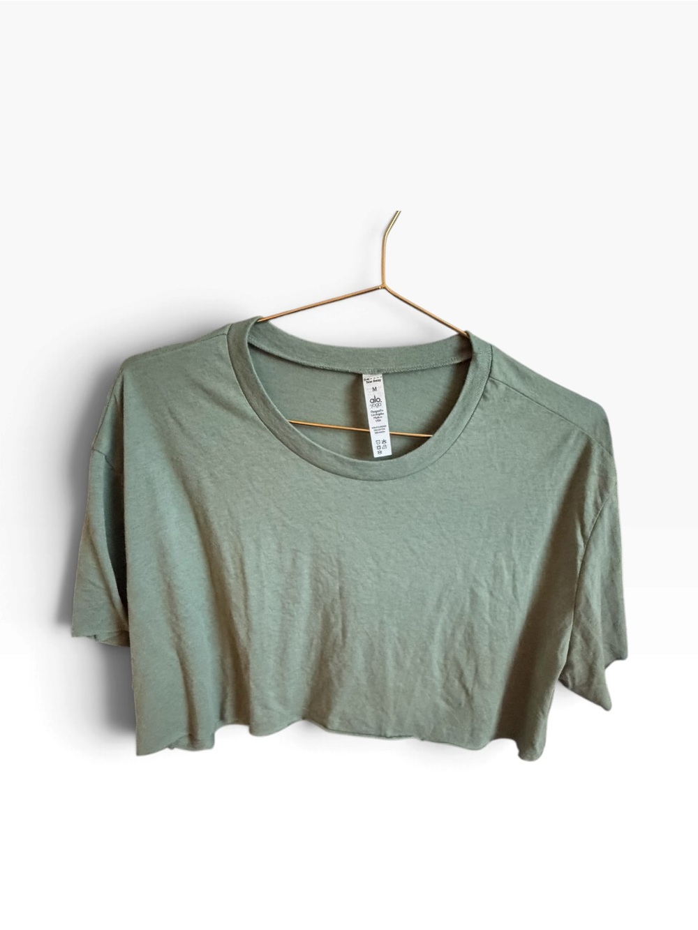 Alo Yoga Extreme Cropped Raw-Hem Tee Sage Green M